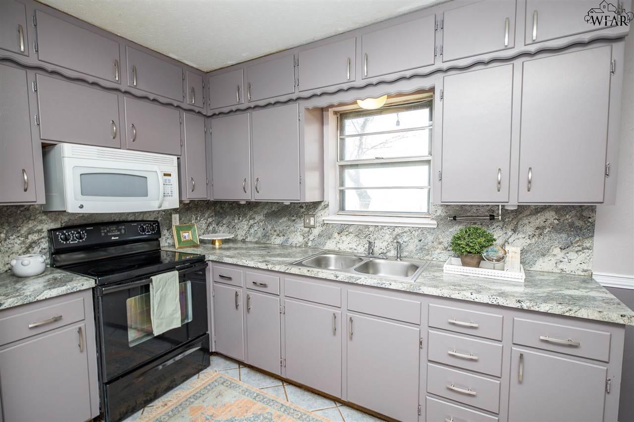 1330 Sunset, Iowa Park, Texas image 9