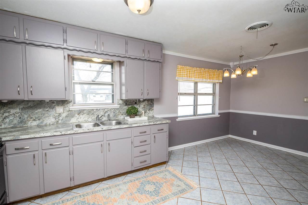 1330 Sunset, Iowa Park, Texas image 10