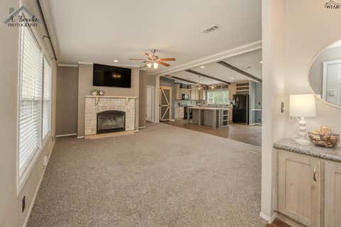 Mobile Home For Sale - 708 S Graham Street<br/> Henrietta, TX 76365