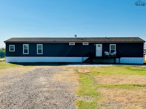 Mobile Home For Sale - 156 Comanche Trail<br/> Clay County, Henrietta, TX 76367