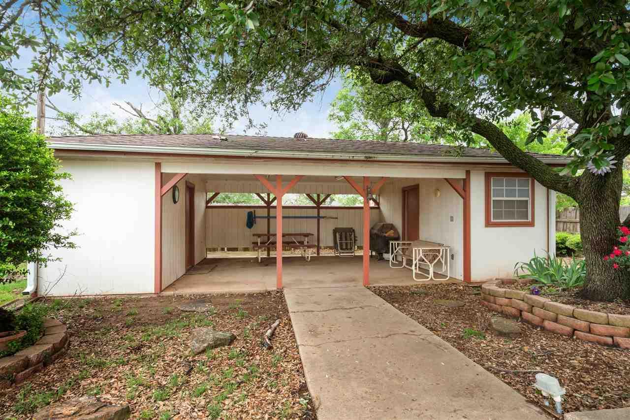 1031 Pawhuska Lane, Burkburnett, Texas image 27