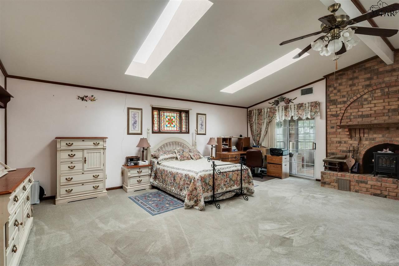 1031 Pawhuska Lane, Burkburnett, Texas image 15