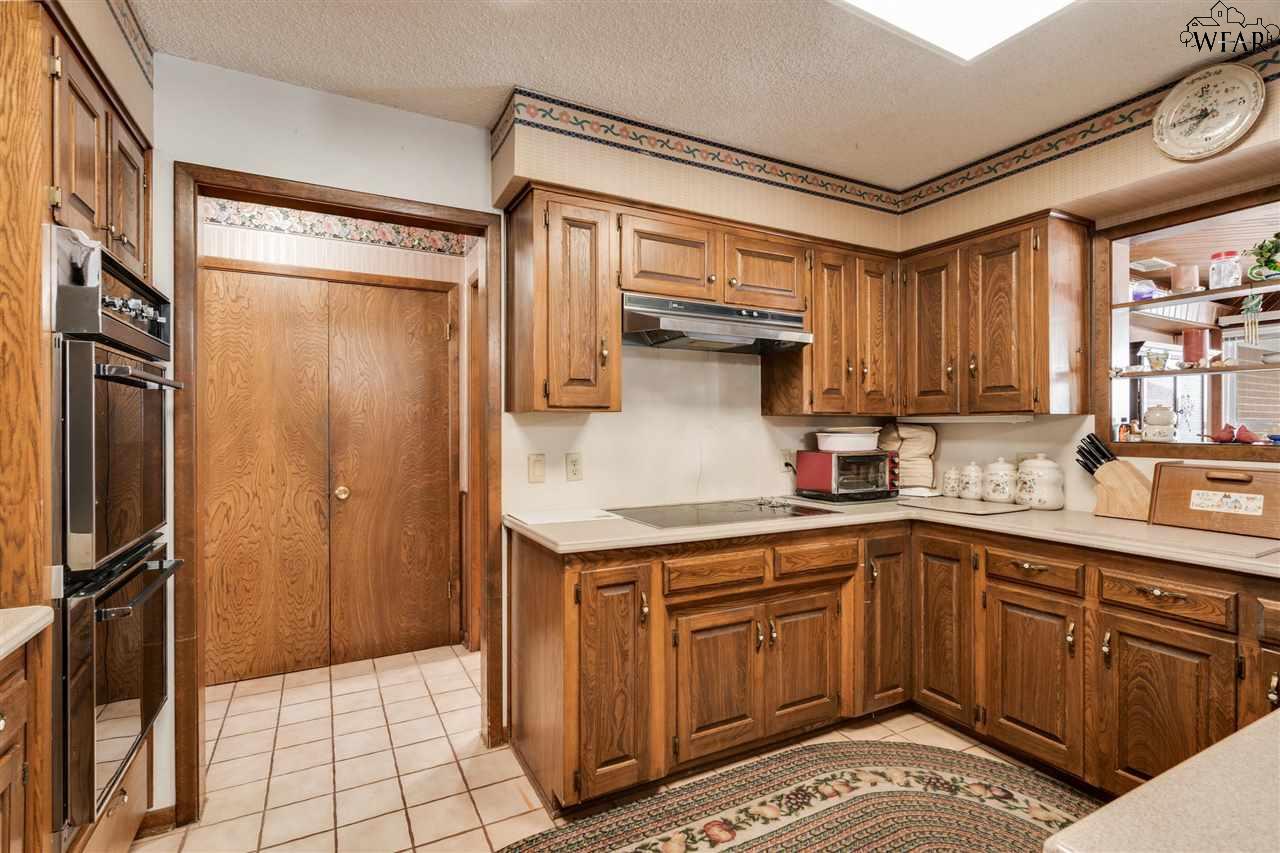 1031 Pawhuska Lane, Burkburnett, Texas image 9