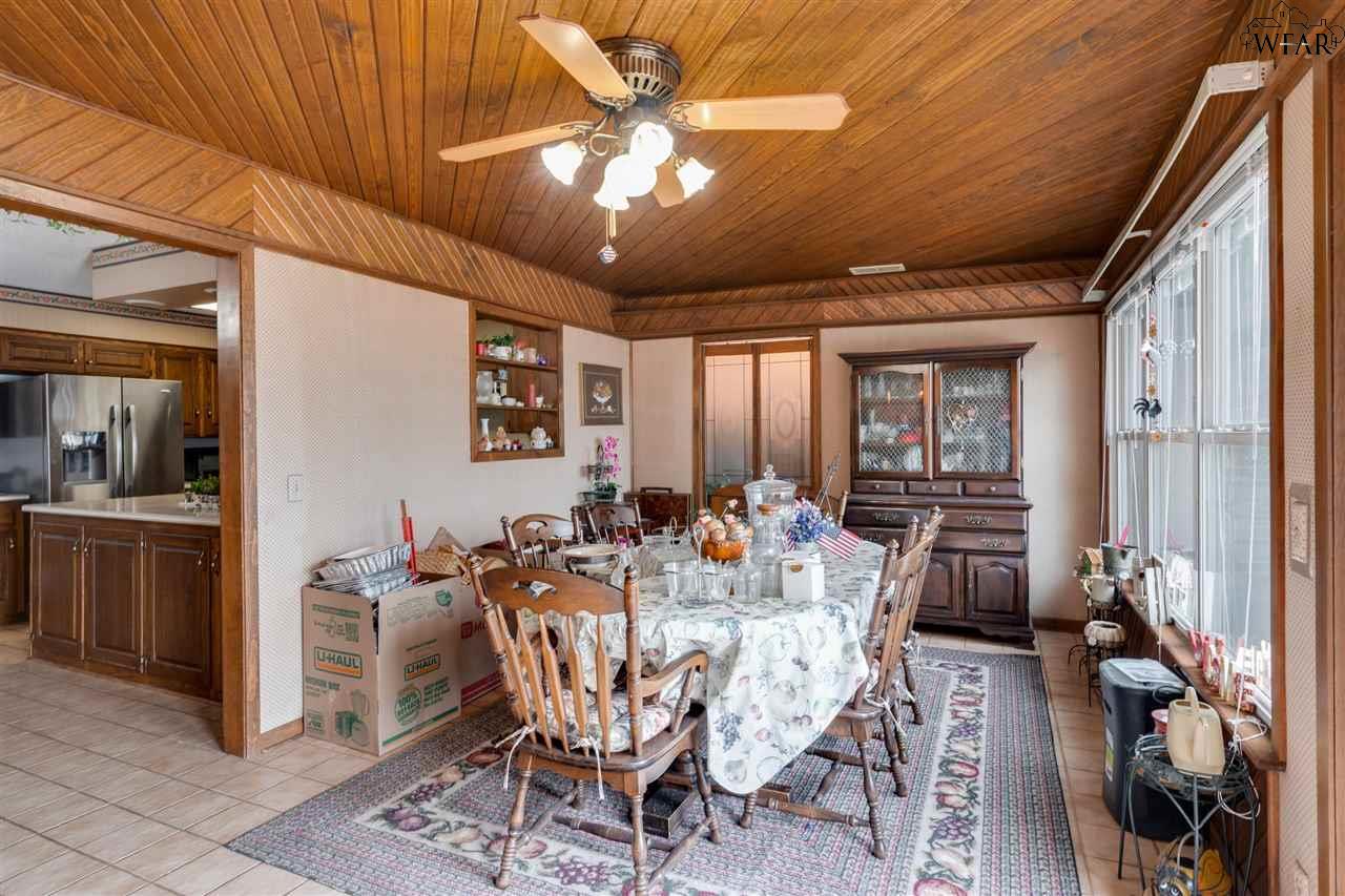 1031 Pawhuska Lane, Burkburnett, Texas image 12