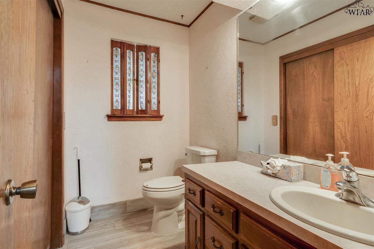 1031 Pawhuska Lane, Burkburnett, Texas image 18