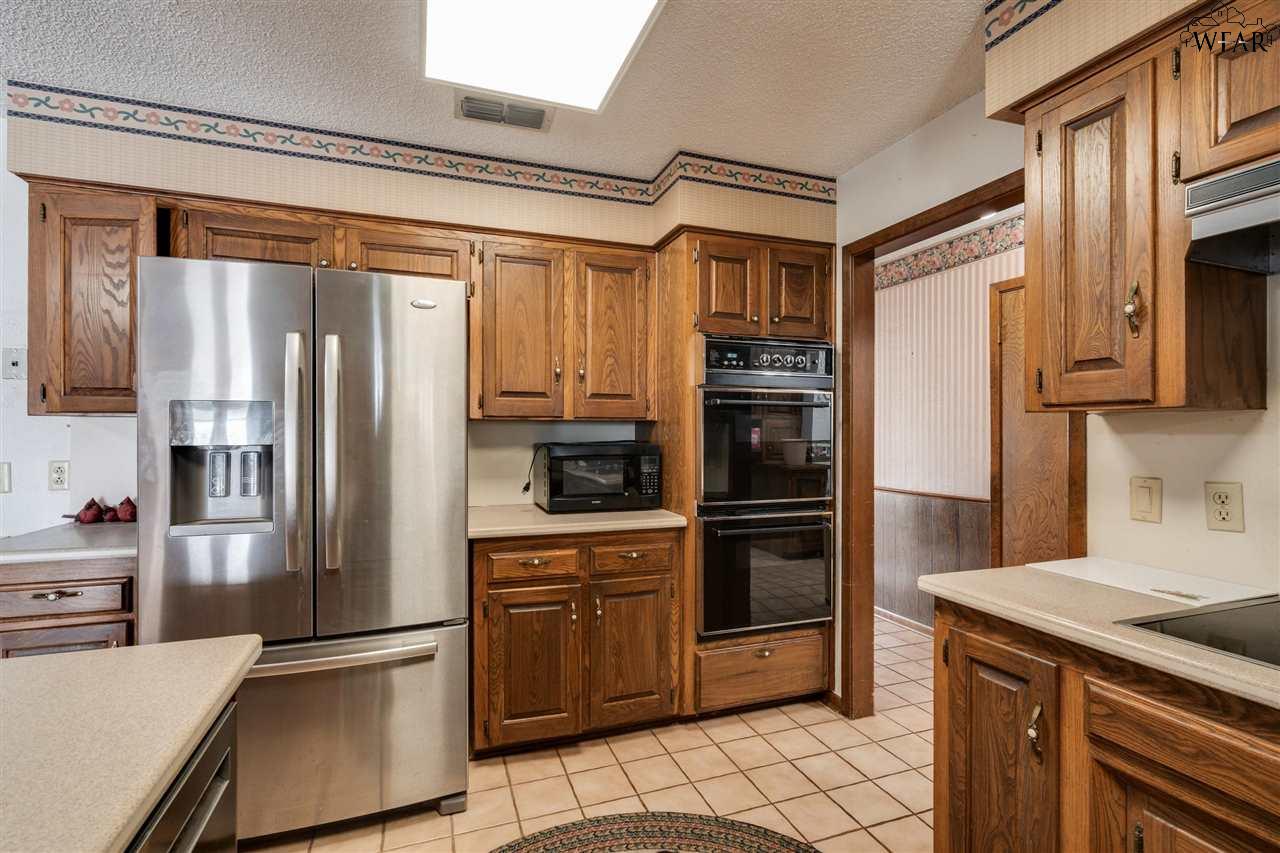 1031 Pawhuska Lane, Burkburnett, Texas image 10