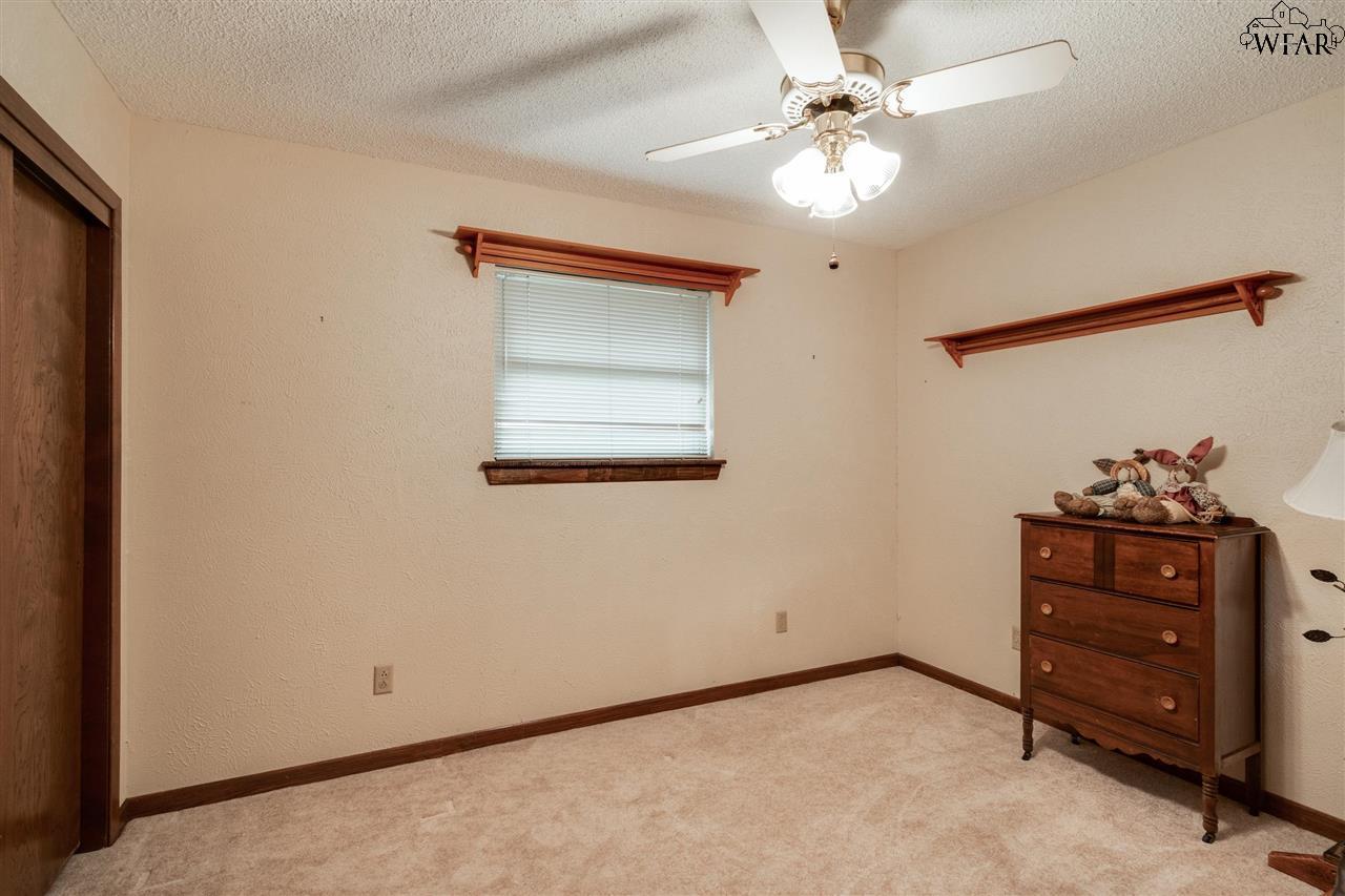 1031 Pawhuska Lane, Burkburnett, Texas image 23
