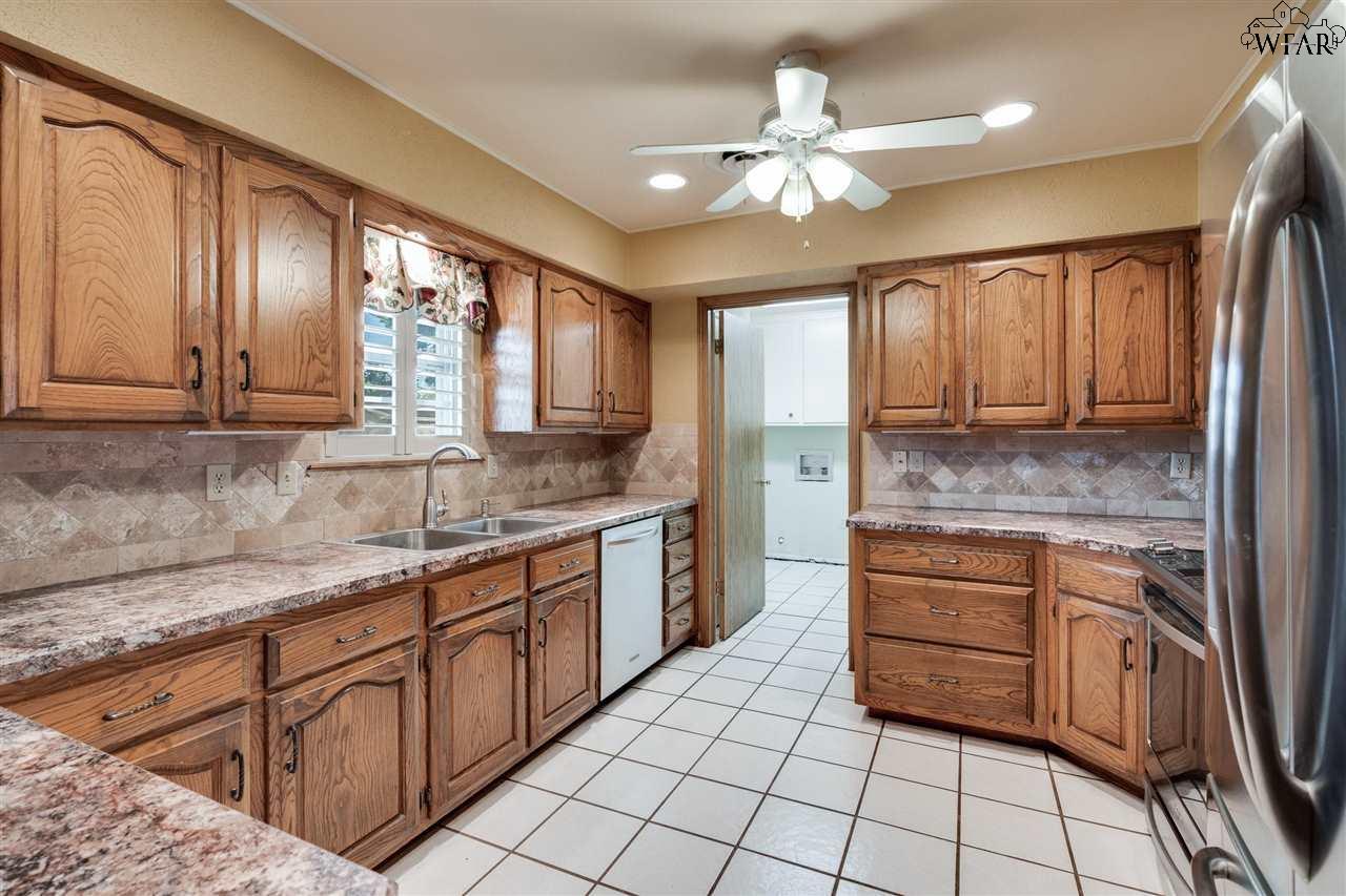 4526 Melody Lane, Wichita Falls, Texas image 12