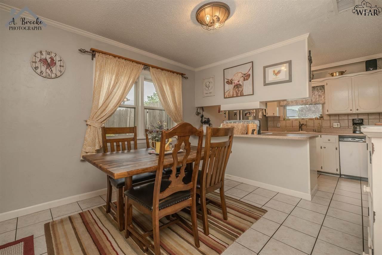 4502 Trailwood Drive, Wichita Falls, Texas image 7