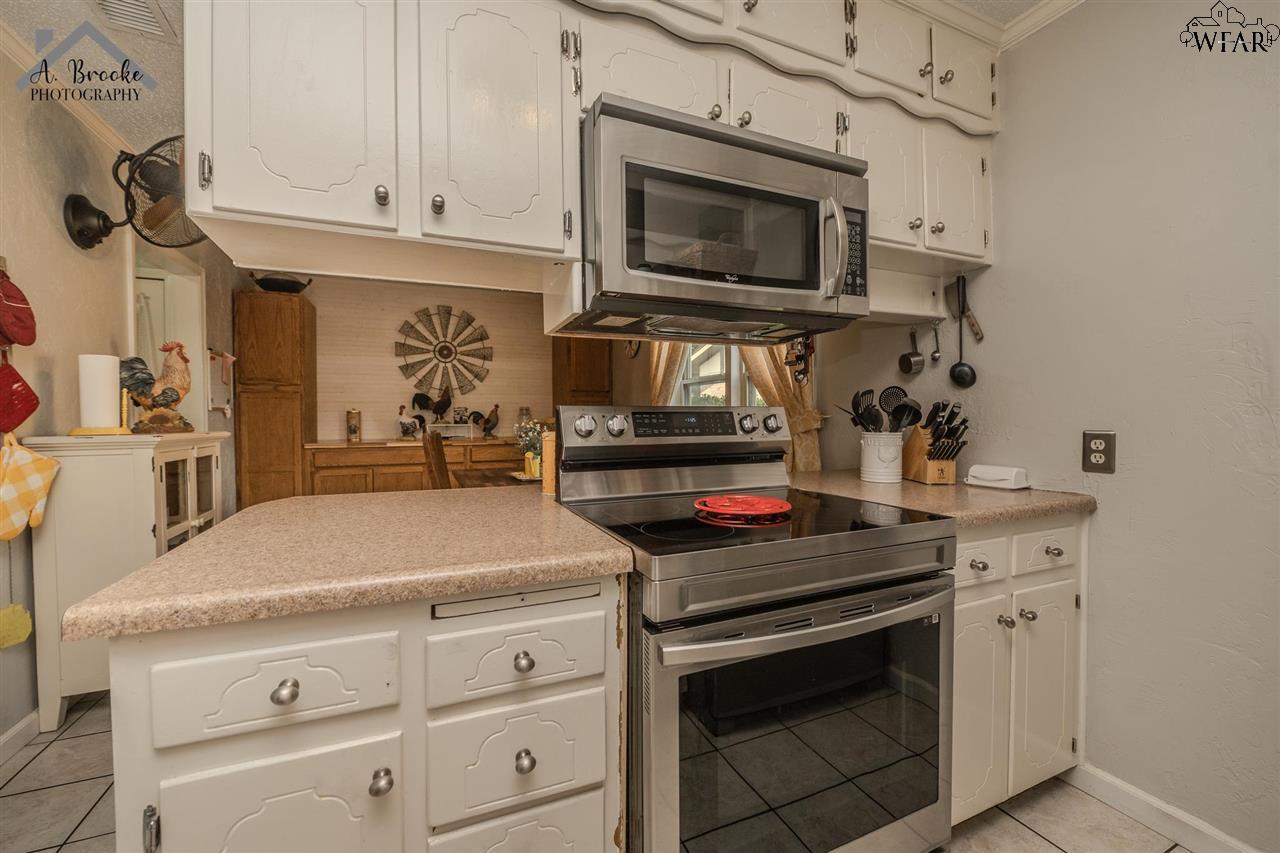 4502 Trailwood Drive, Wichita Falls, Texas image 9