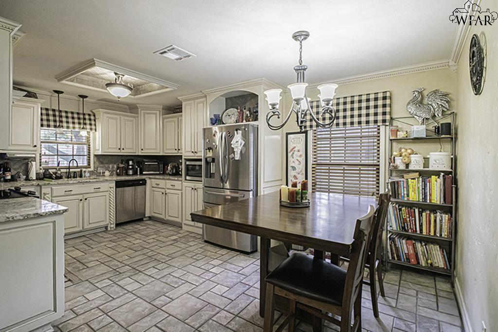 2427 Brentwood Drive, Wichita Falls, New York image 4
