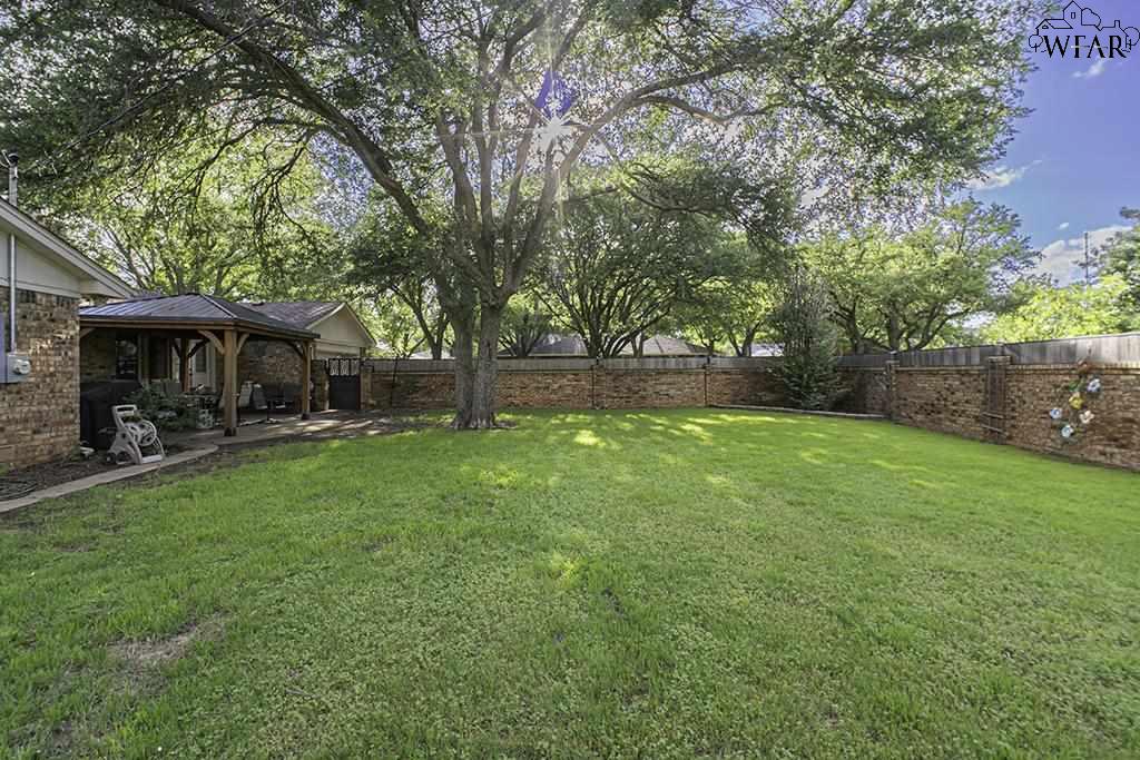 2427 Brentwood Drive, Wichita Falls, New York image 12