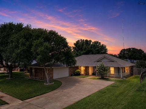 Homes For Sale - 4330 S Leighton Circle<br/> Wichita County, Wichita Falls, TX 76309