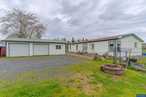 Manufactured Home in Sweet Home OR 39101 Highway 228.jpg