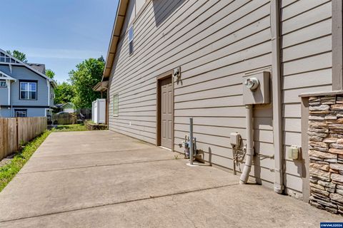 Single Family Residence in Brownsville OR 307 Putman Av 33.jpg