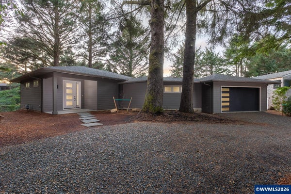 105 W BAY POINT RD, GLENEDEN BEACH, OR 97388 - Image 01a189fde2a96670bfbd8d5aeed62087/3724889006