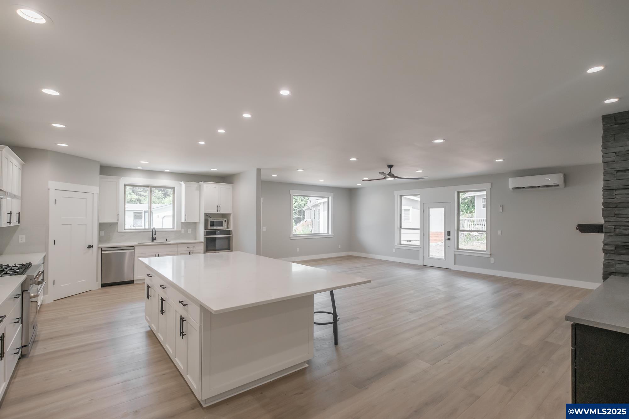 Gleneden Beach, Oregon 97388, United States, 4 Bedrooms Bedrooms, ,3 BathroomsBathrooms,Residential,Active,155436