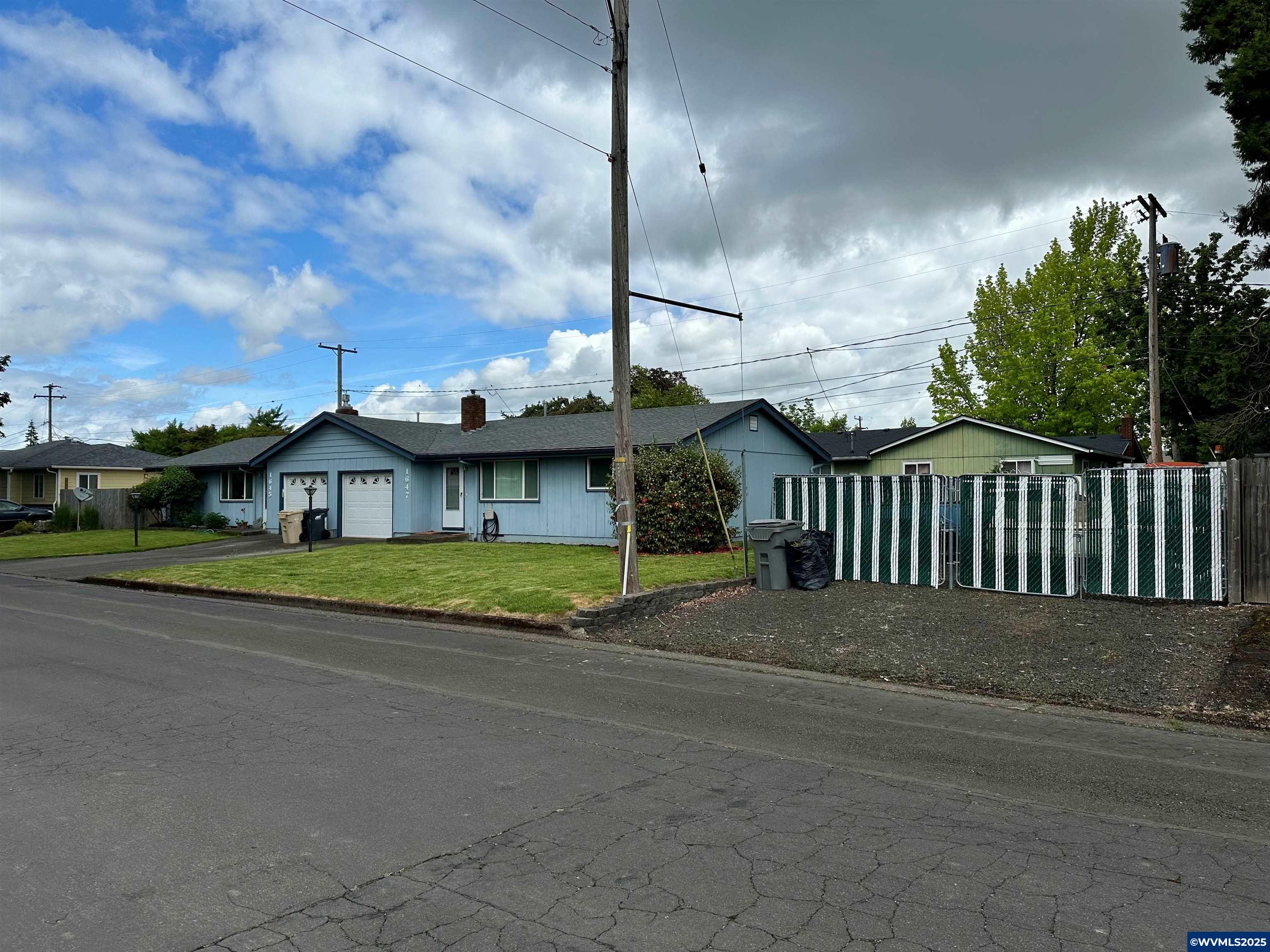 1645 Layfayette (1647) St SE