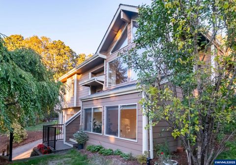 407 S 30th St Philomath OR 97370