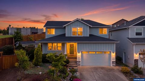 3163 Eagle Ray Ct NW Salem OR 97304