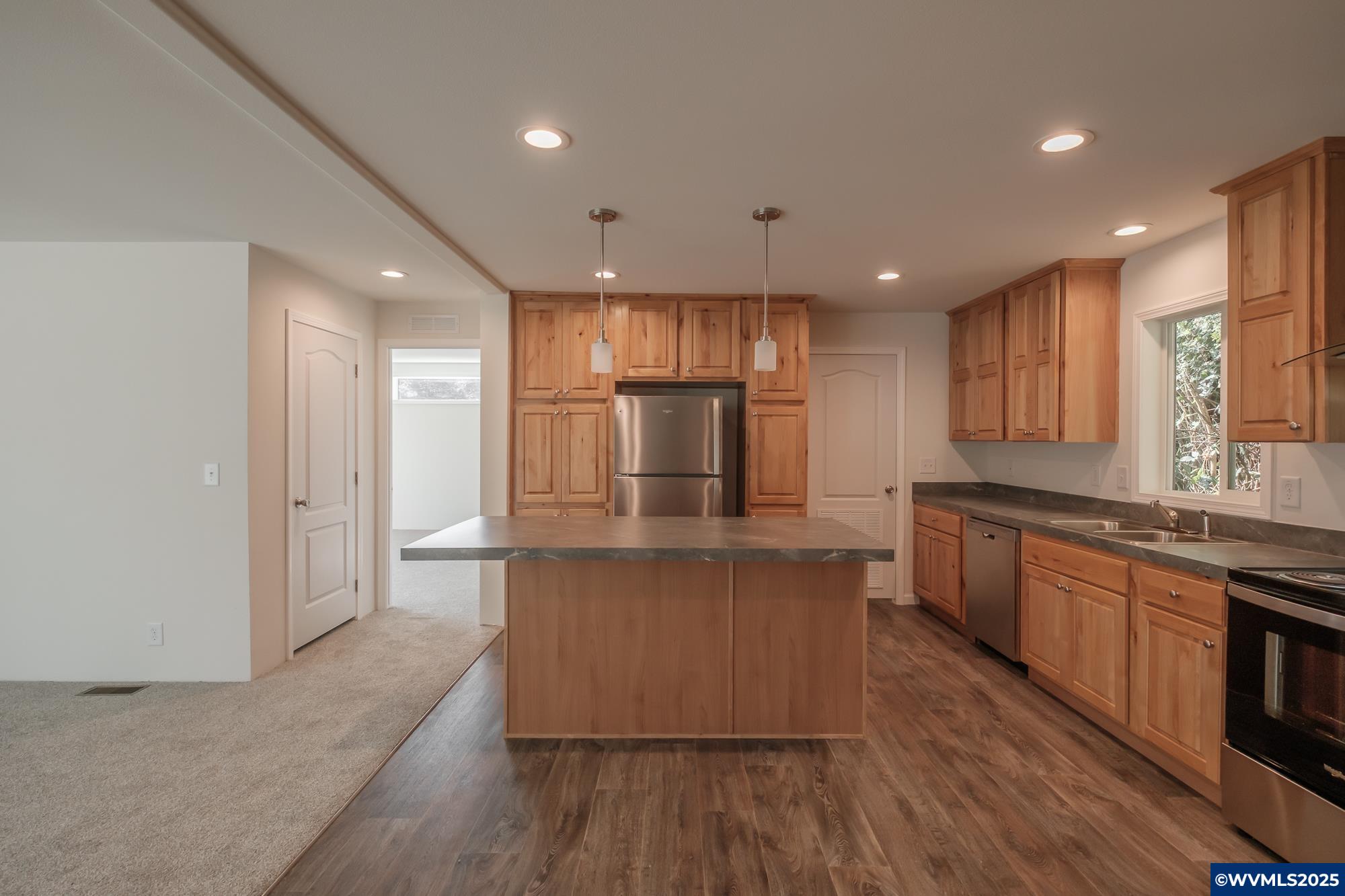 Salem, Oregon 97305, United States, 3 Bedrooms Bedrooms, ,2 BathroomsBathrooms,Residential,Active,155552