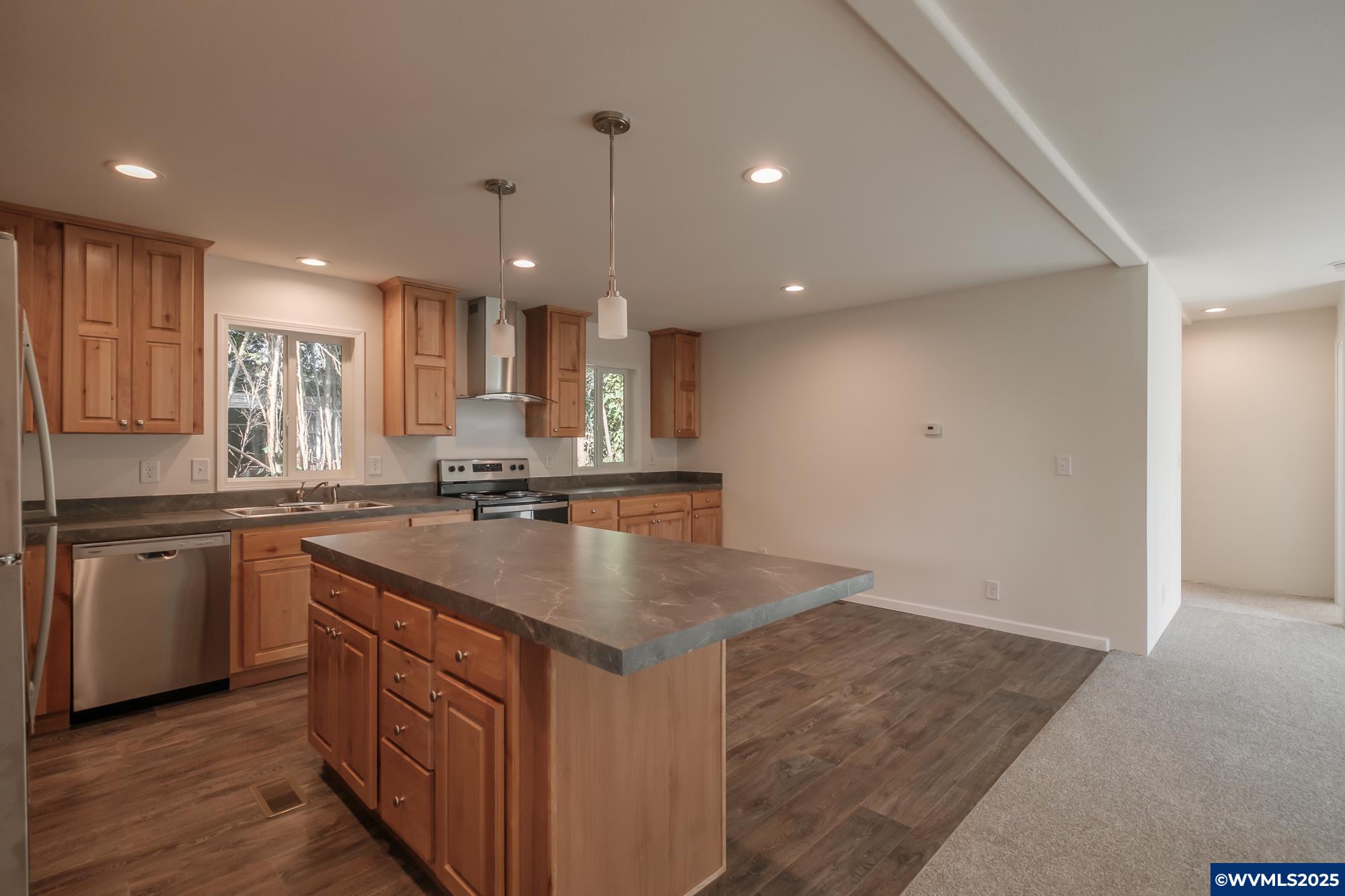 Salem, Oregon 97305, United States, 3 Bedrooms Bedrooms, ,2 BathroomsBathrooms,Residential,Active,155552