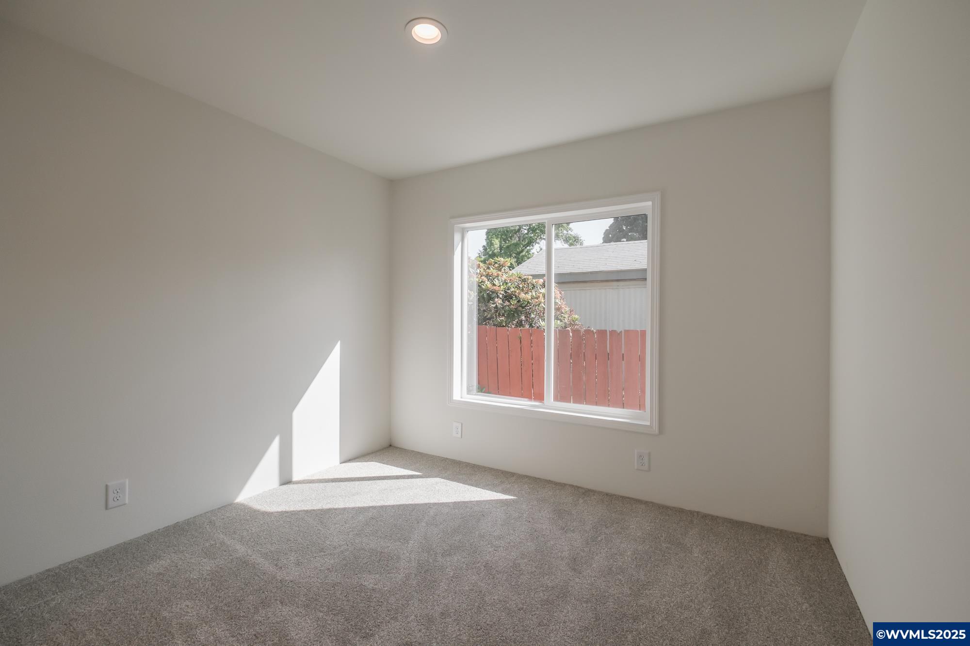 Salem, Oregon 97305, United States, 3 Bedrooms Bedrooms, ,2 BathroomsBathrooms,Residential,Active,155552