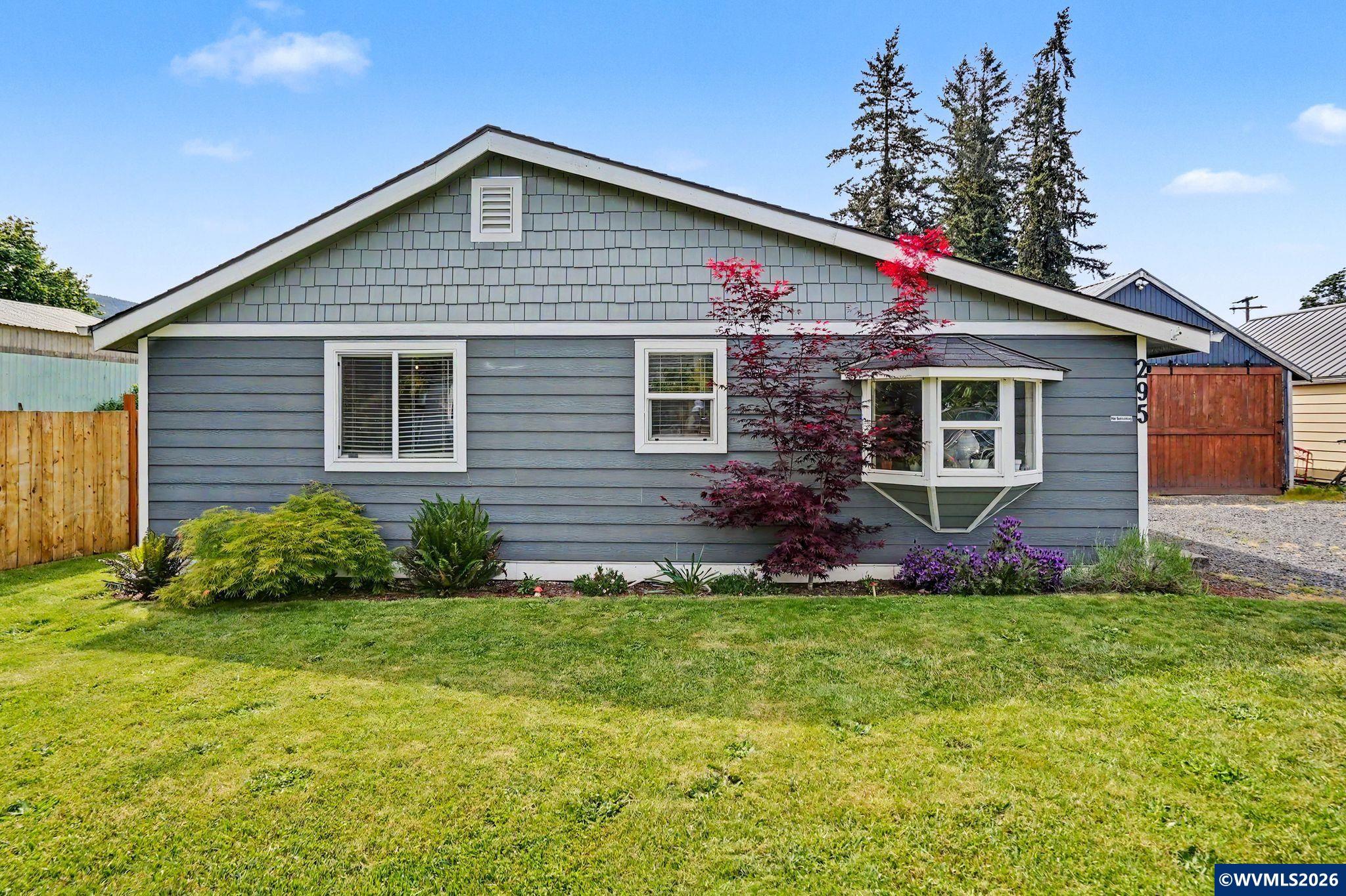 295 10th St