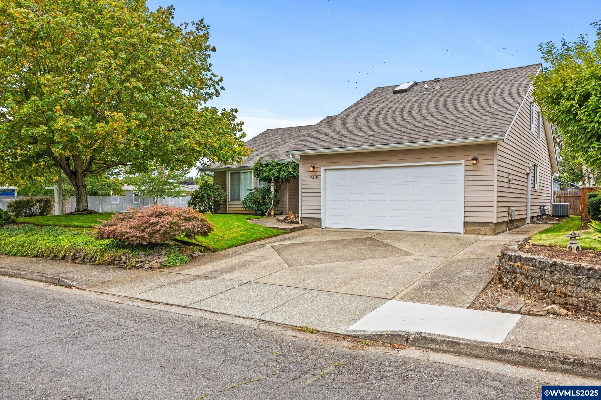 5219 Spring Leaf Ct N