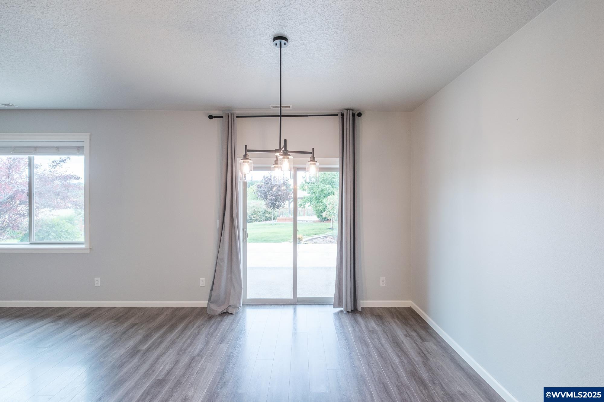 Albany, Oregon 97321, United States, 3 Bedrooms Bedrooms, ,2 BathroomsBathrooms,Residential,Pending,139399