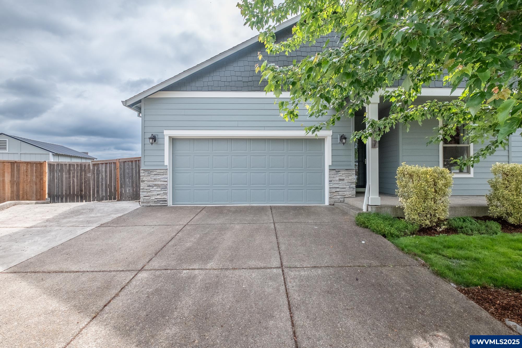 Albany, Oregon 97321, United States, 3 Bedrooms Bedrooms, ,2 BathroomsBathrooms,Residential,Pending,139399