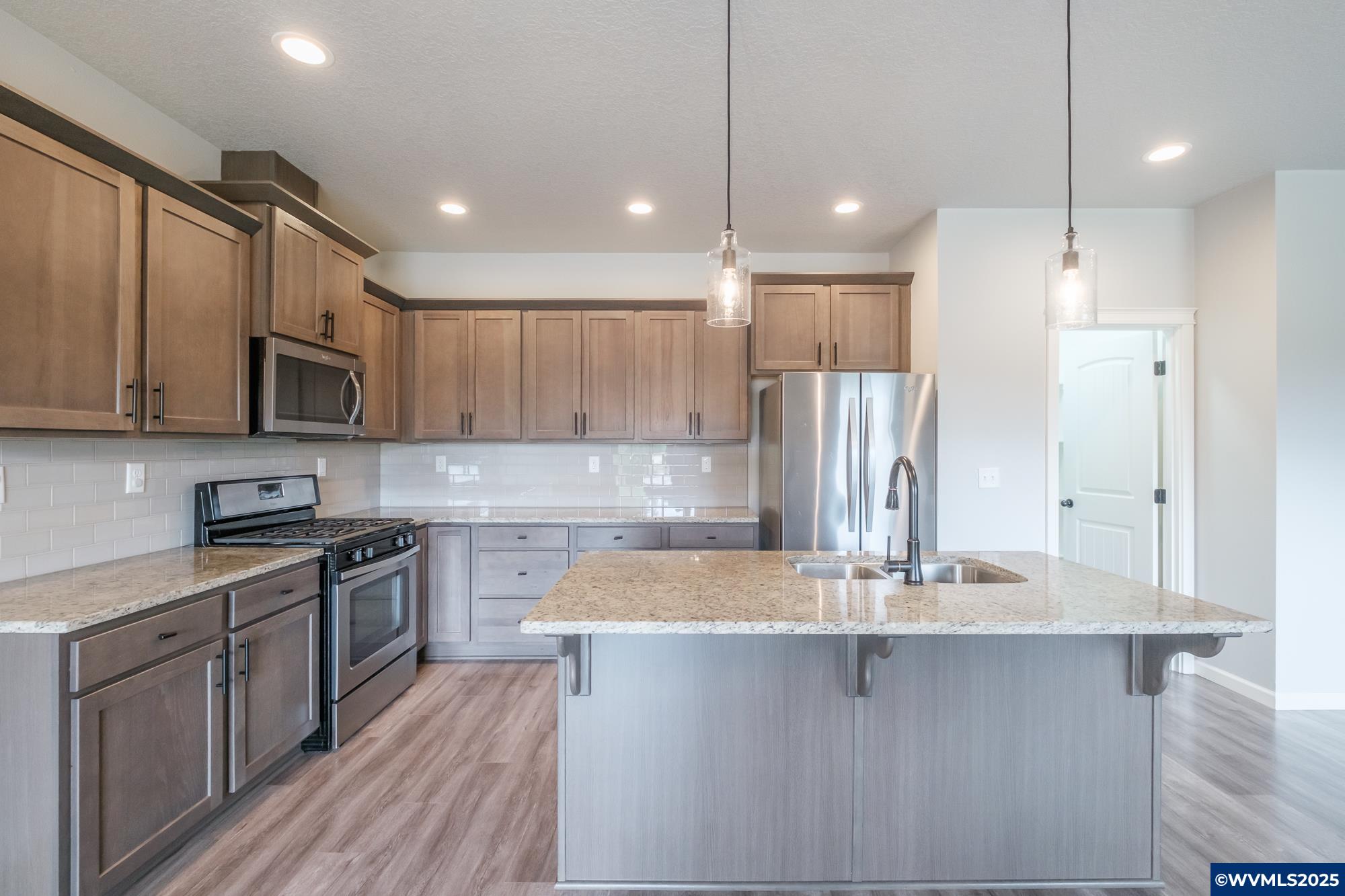 Albany, Oregon 97321, United States, 3 Bedrooms Bedrooms, ,2 BathroomsBathrooms,Residential,Pending,139399