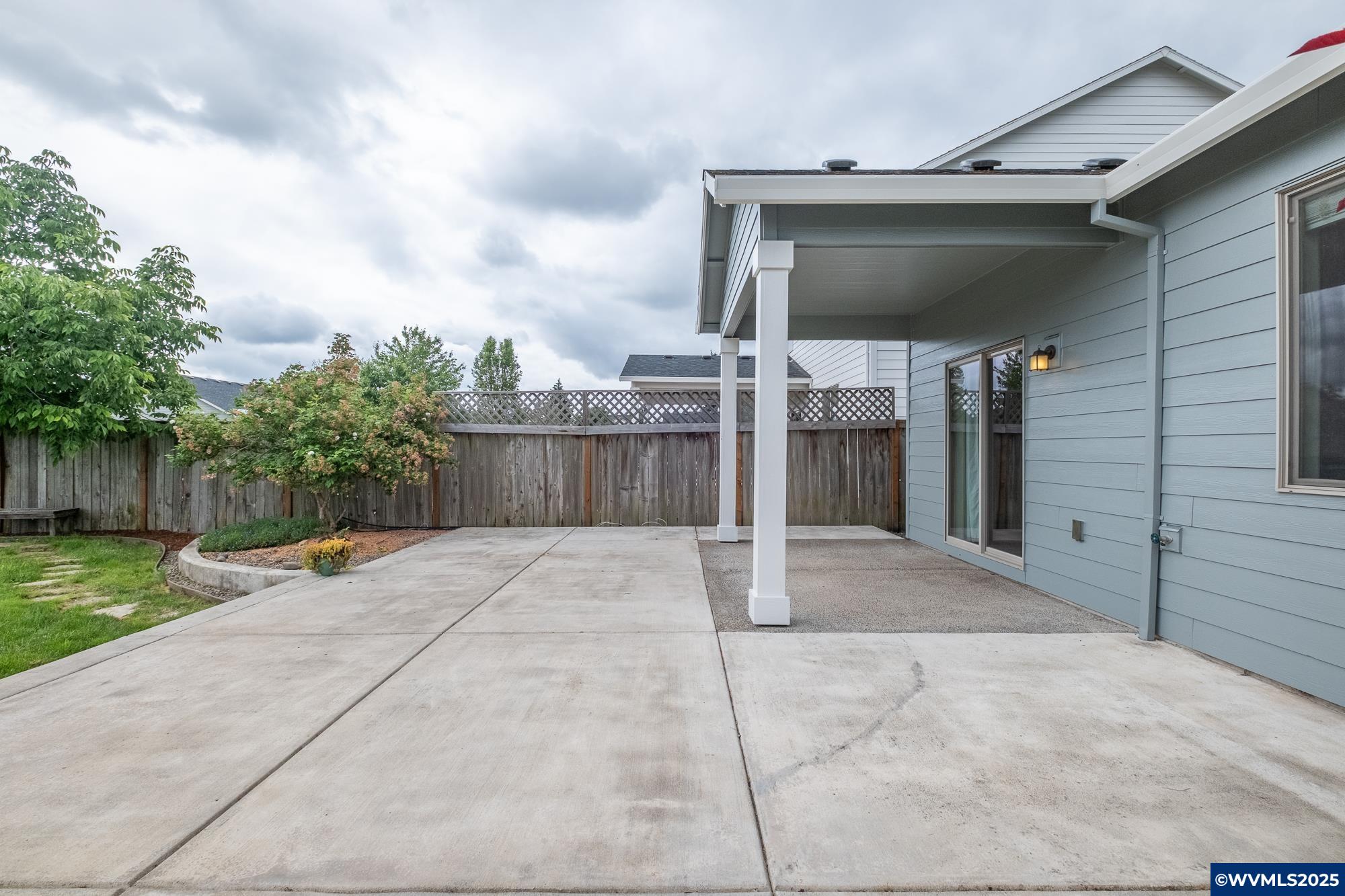 Albany, Oregon 97321, United States, 3 Bedrooms Bedrooms, ,2 BathroomsBathrooms,Residential,Pending,139399