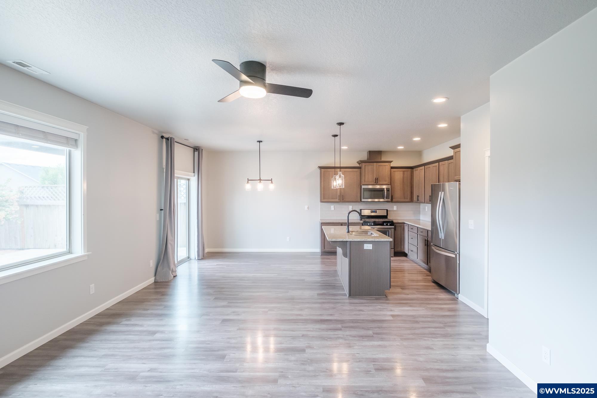 Albany, Oregon 97321, United States, 3 Bedrooms Bedrooms, ,2 BathroomsBathrooms,Residential,Pending,139399