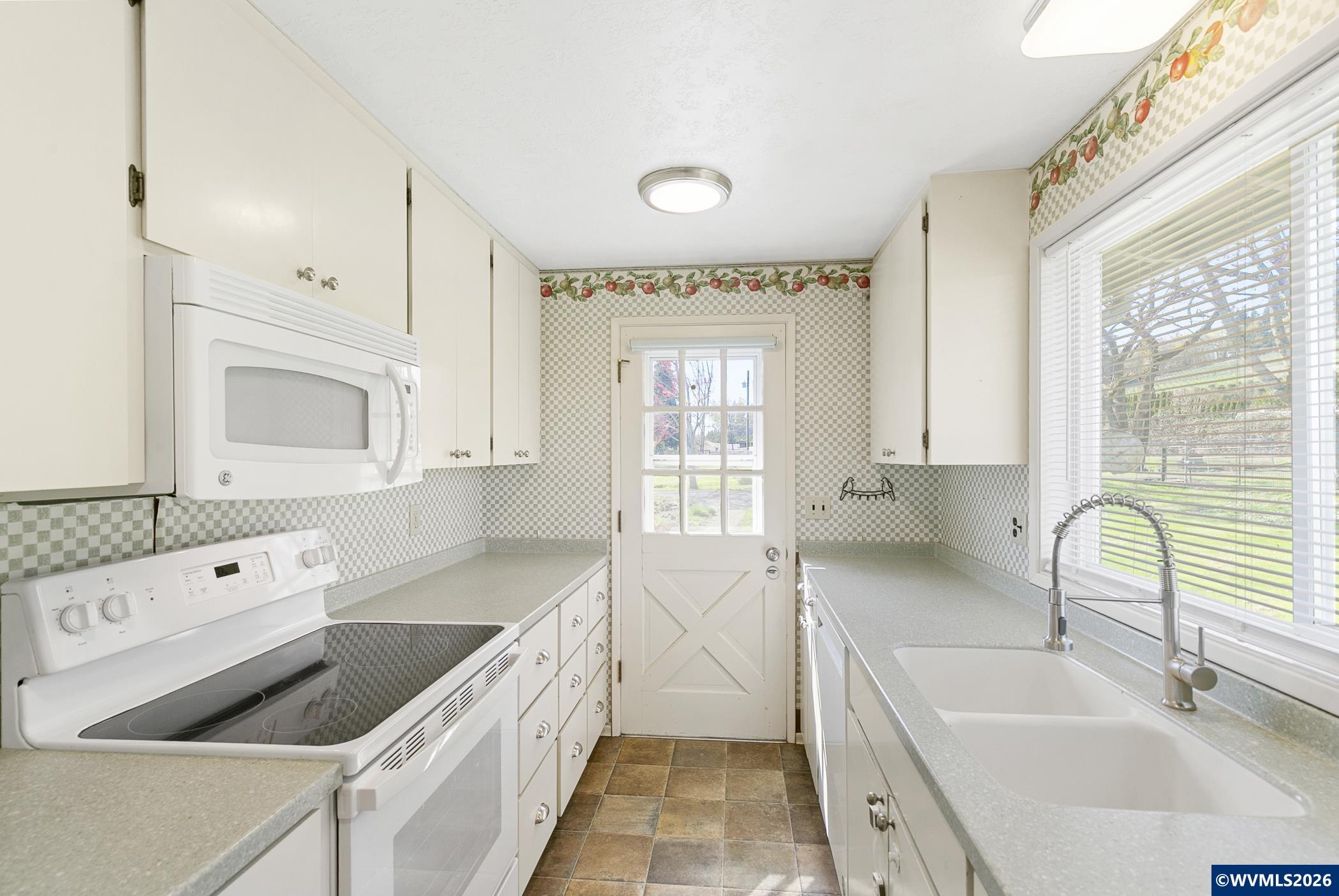 10418 Champoeg 10418 Champoeg Rd. NE Rd NE