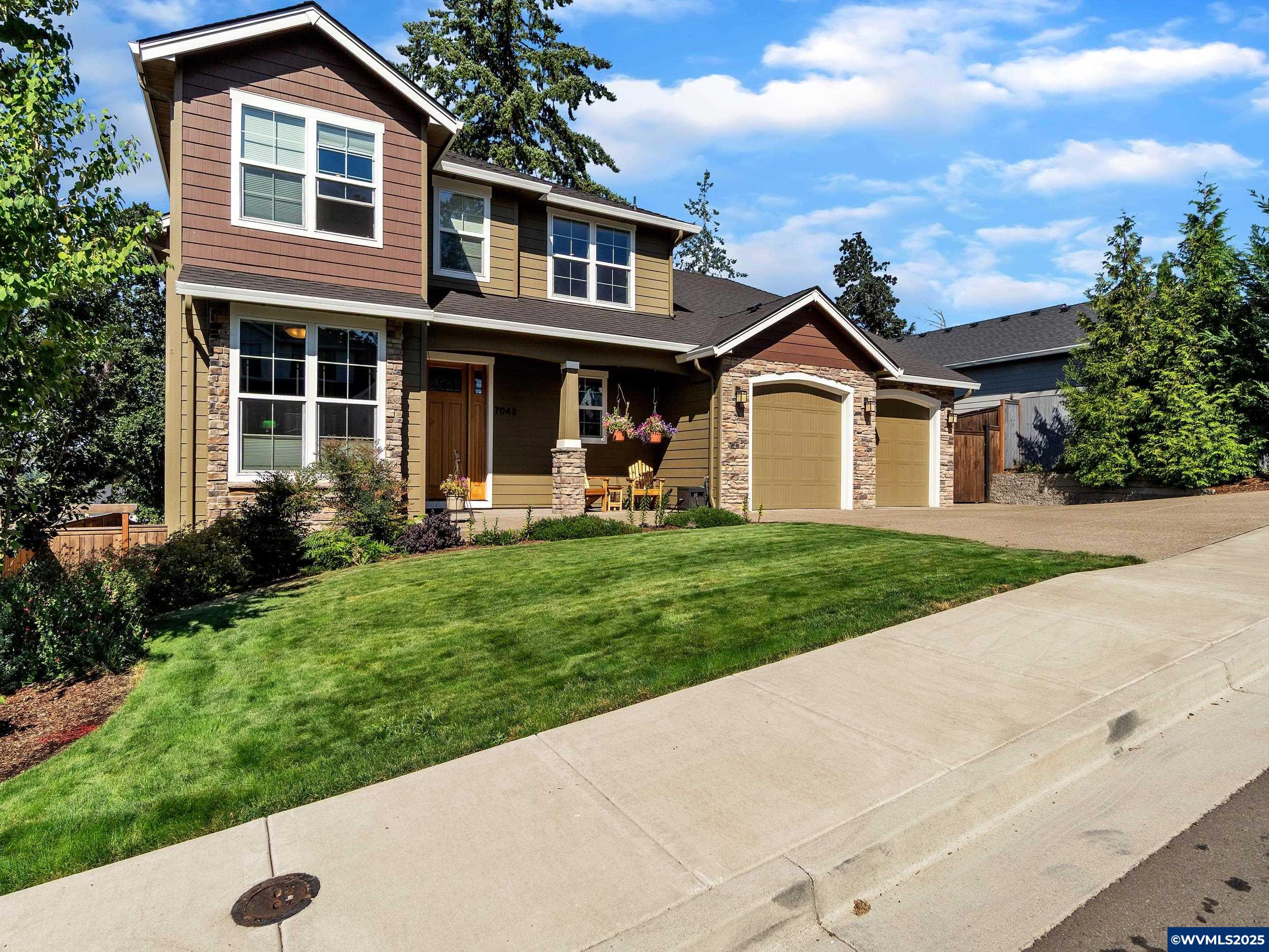 7043 Solarian Dr SE