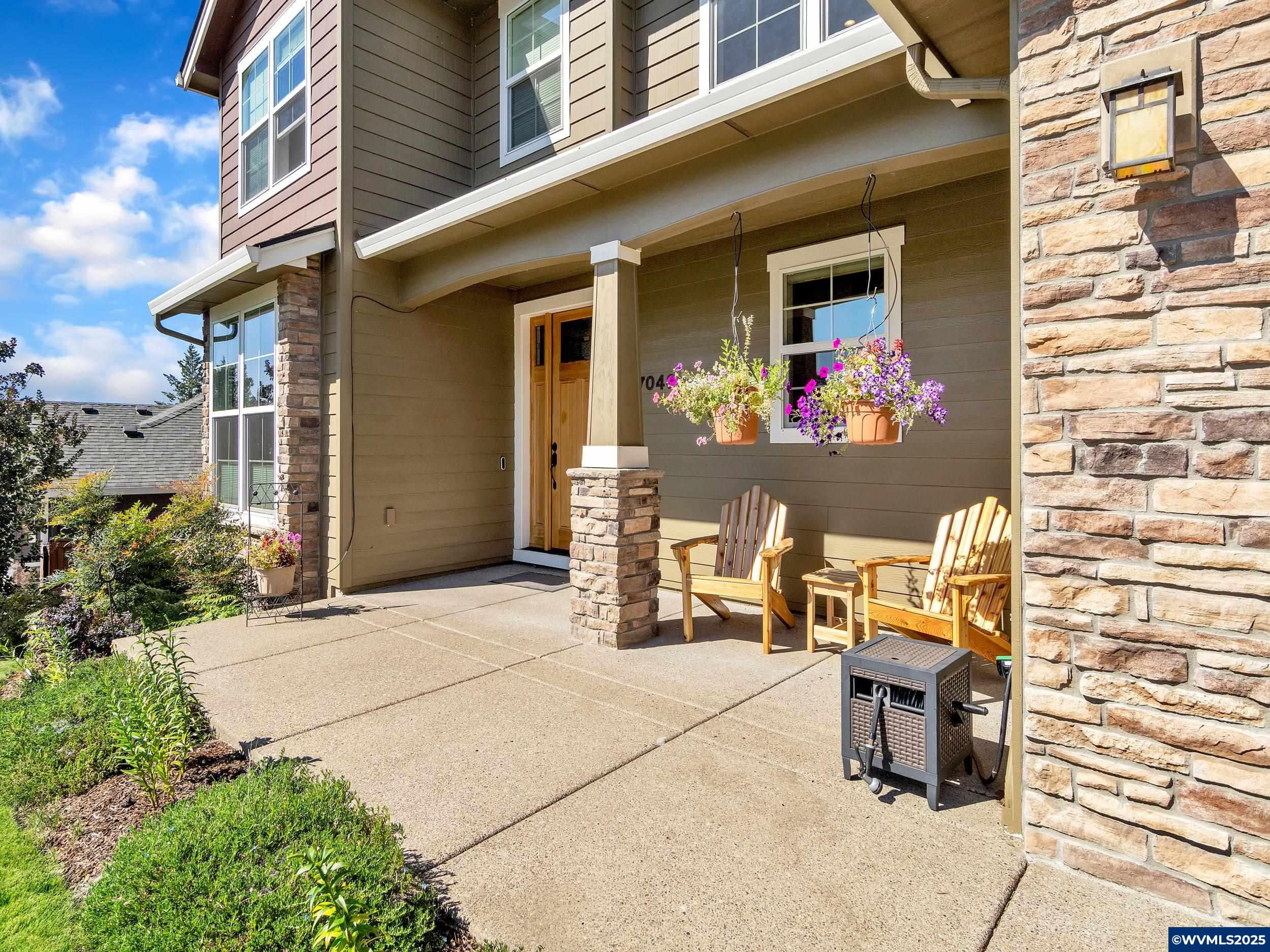 7043 Solarian Dr SE