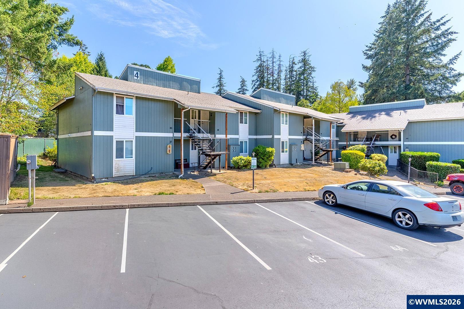 2048 NE Highway 99W Hwy