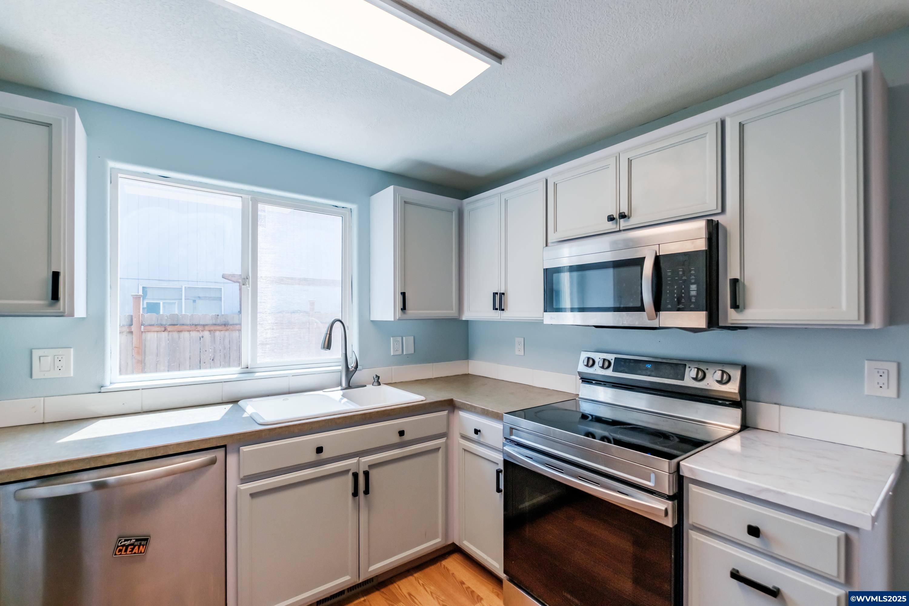 Lebanon, Oregon 97355, United States, 3 Bedrooms Bedrooms, ,3 BathroomsBathrooms,Residential,Active,177223