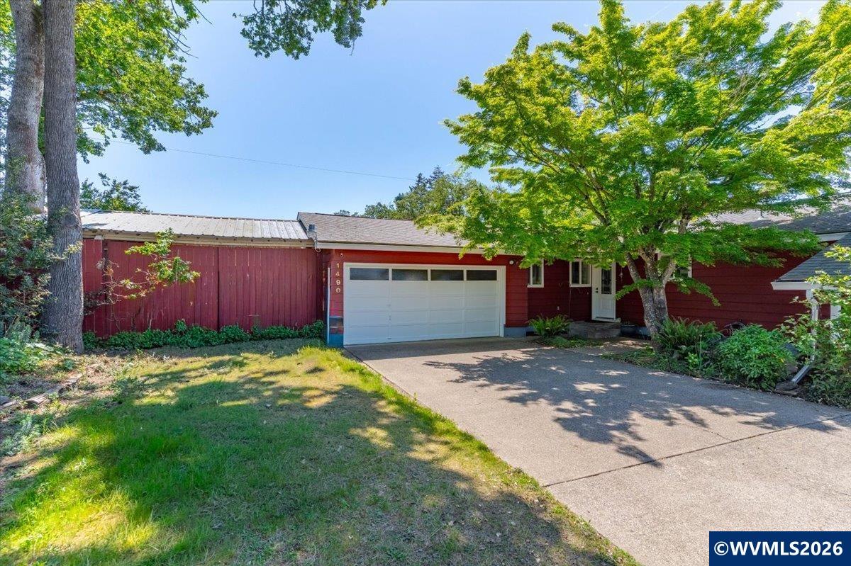 1490 Acacia Av