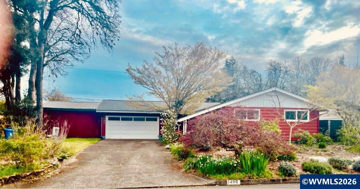 1490 Acacia Av