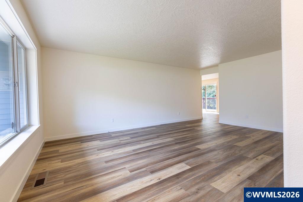 384 Lower LaVista Ct NW