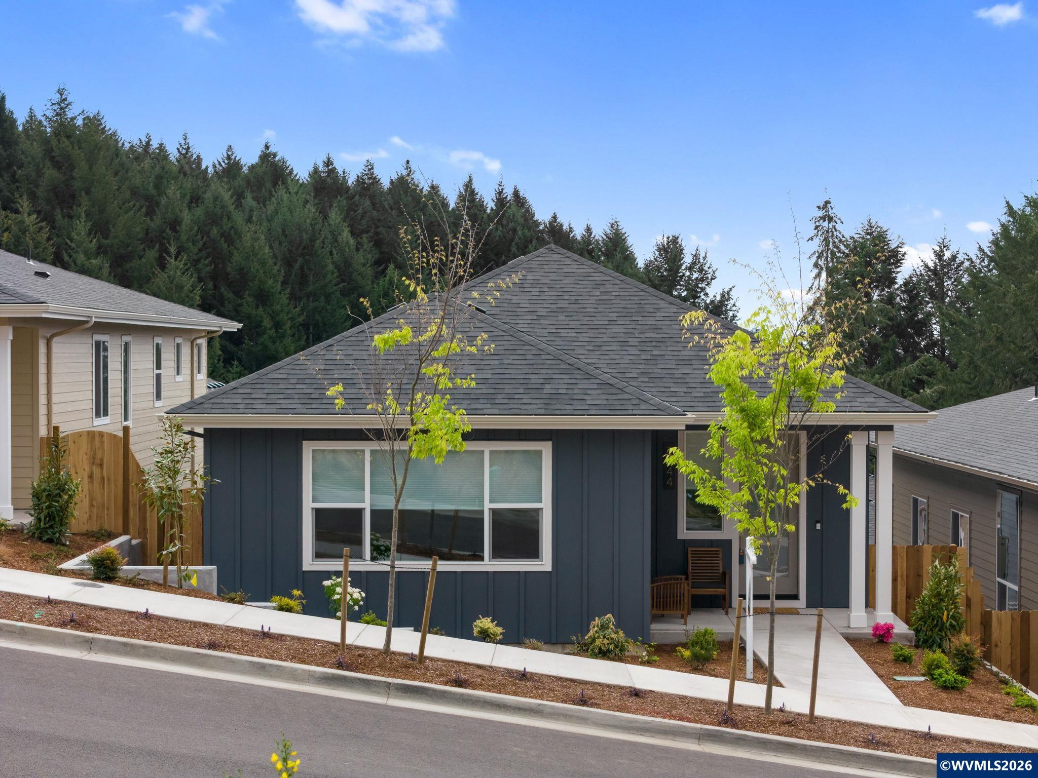 2044 NW Victory Av