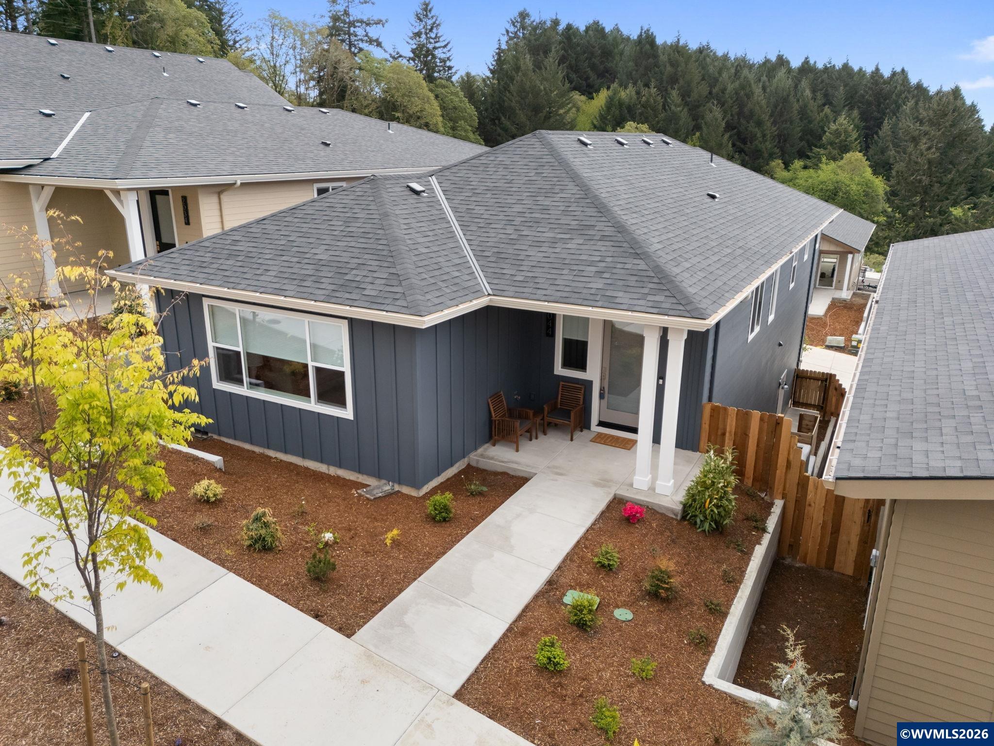 2044 NW Victory Av