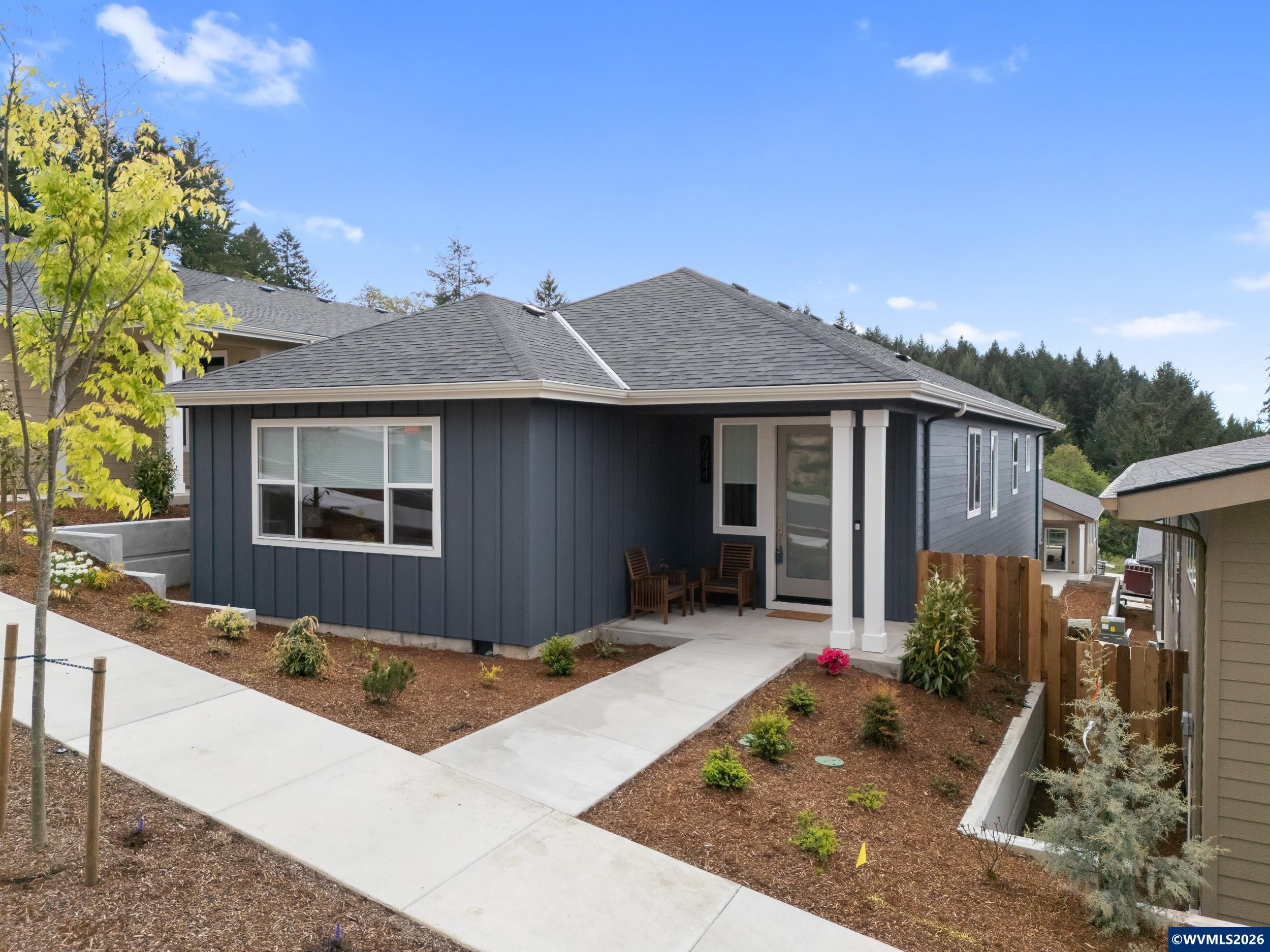 2044 NW Victory Av