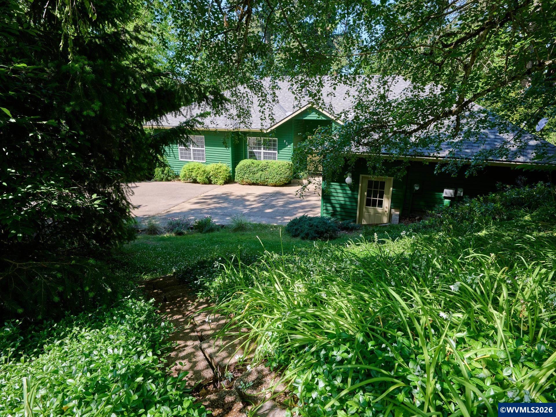 238 Rock St