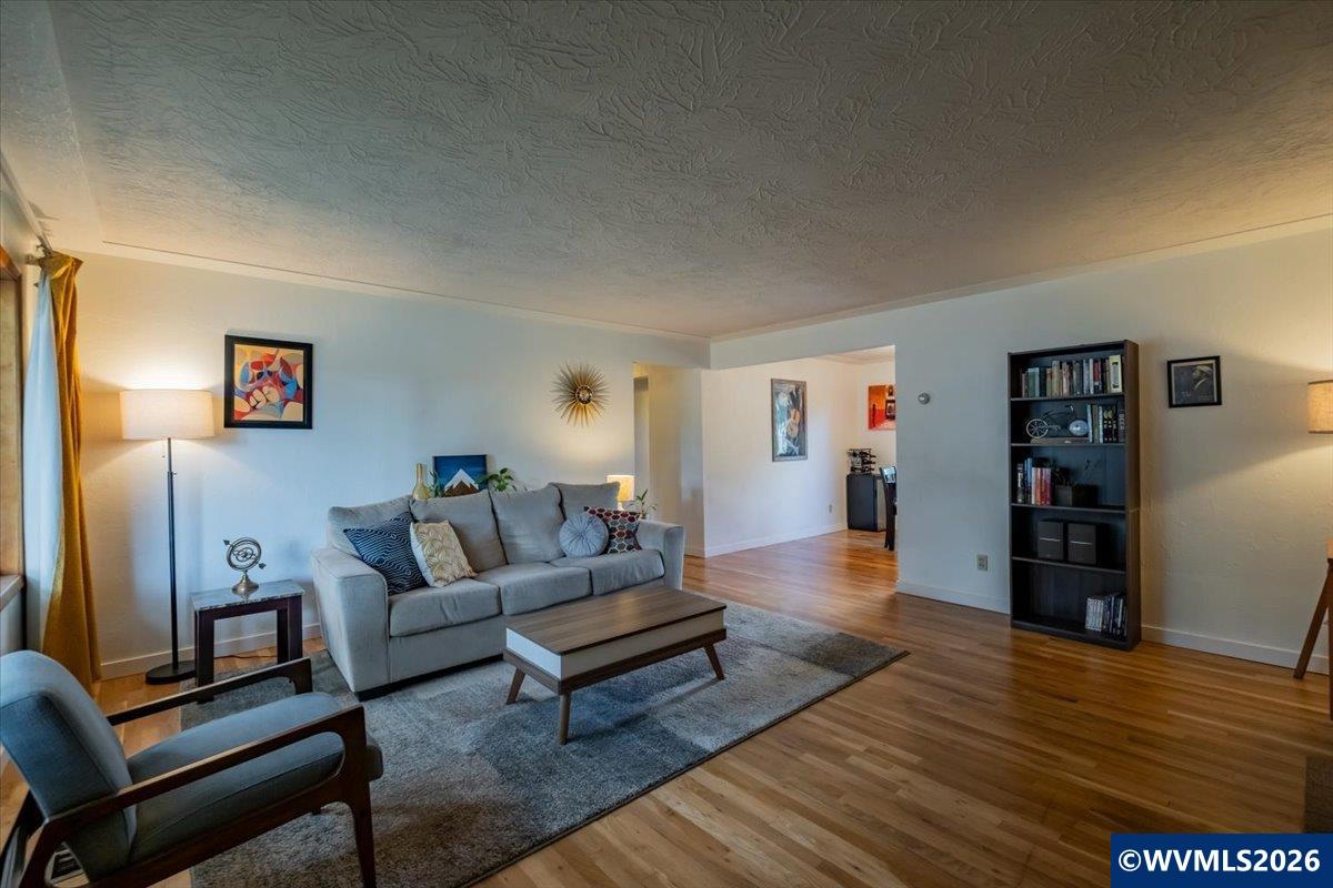 4472 Coloma Dr SE