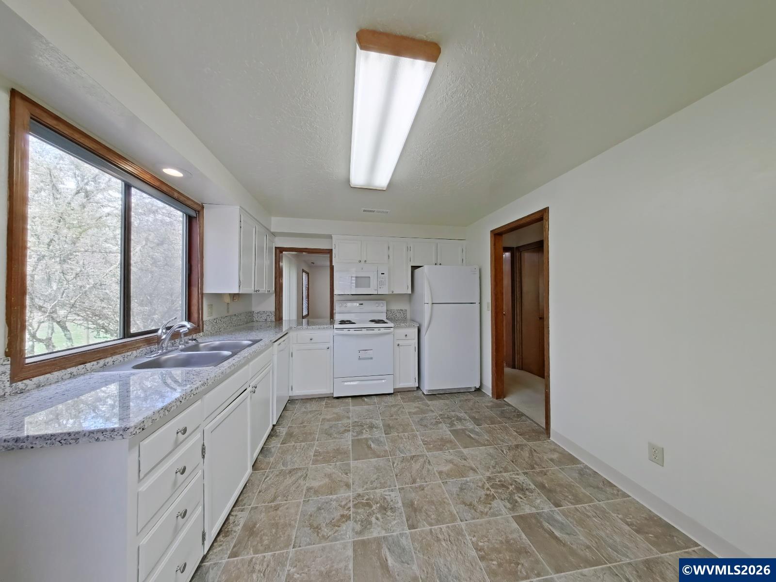 3146 NW Greenbriar Pl