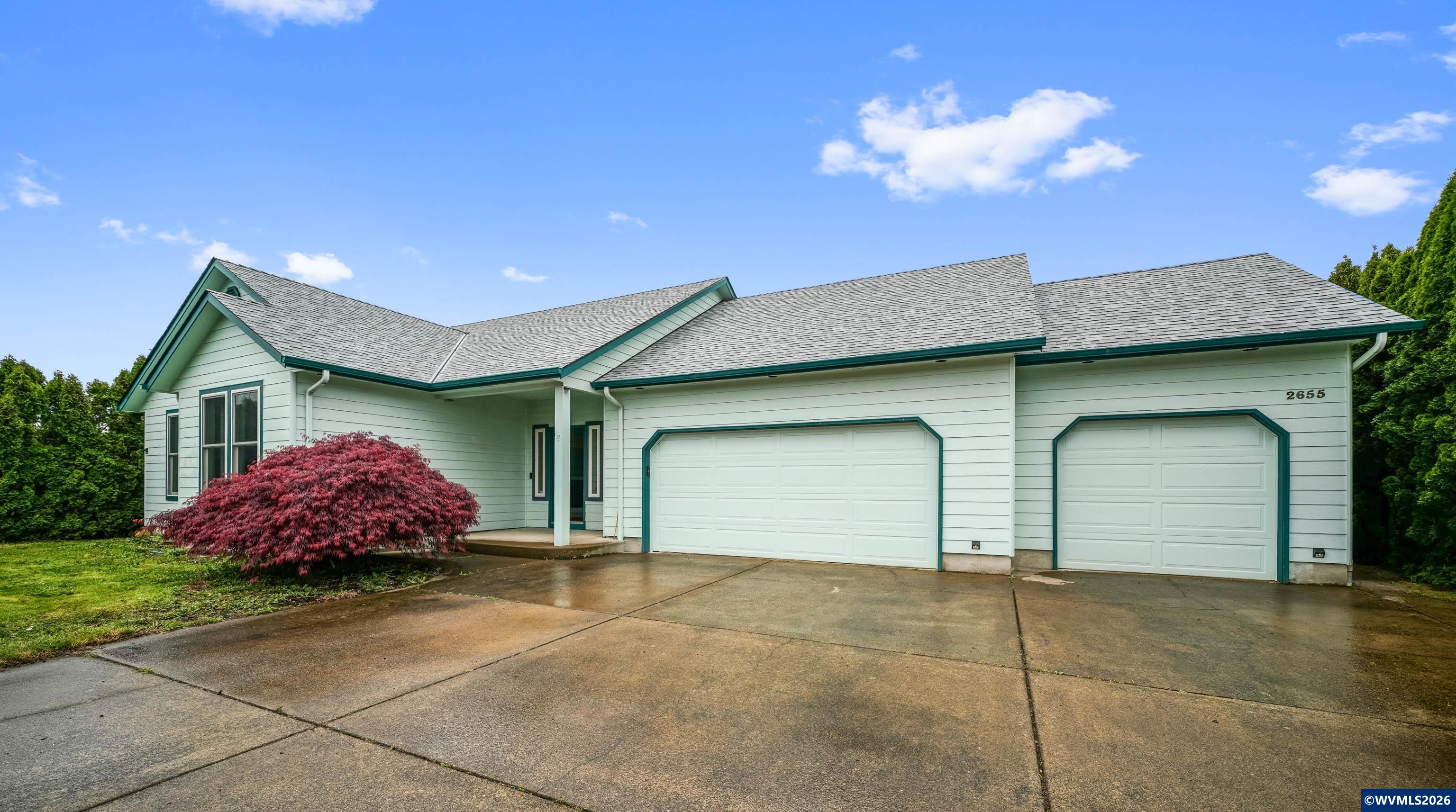 2655 Hollywood Dr NE