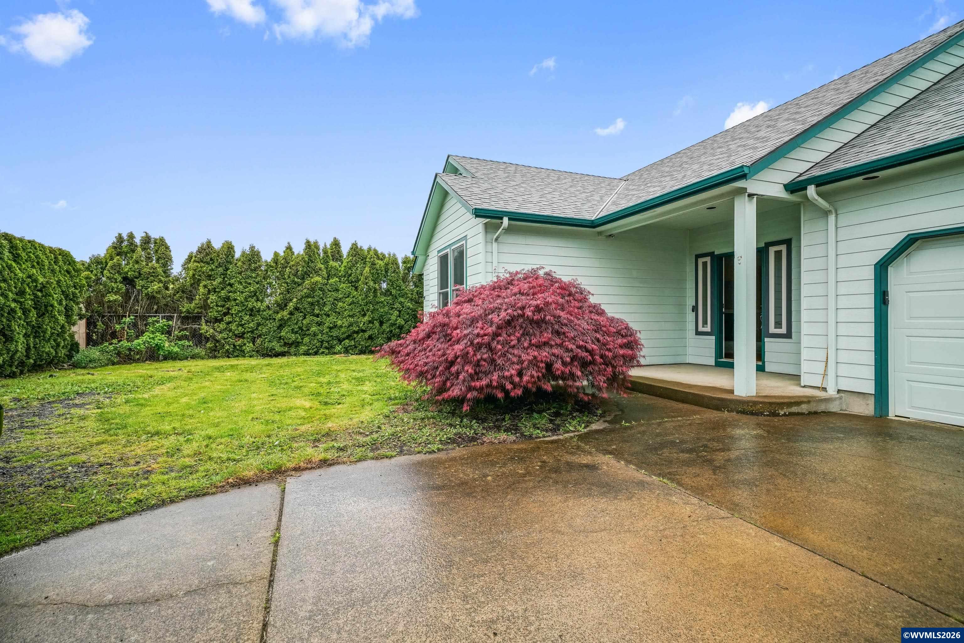 2655 Hollywood Dr NE